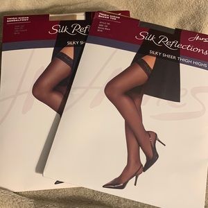 NWT Hanes Silk Reflections Silky Sheer Thigh Highs. Size CD.